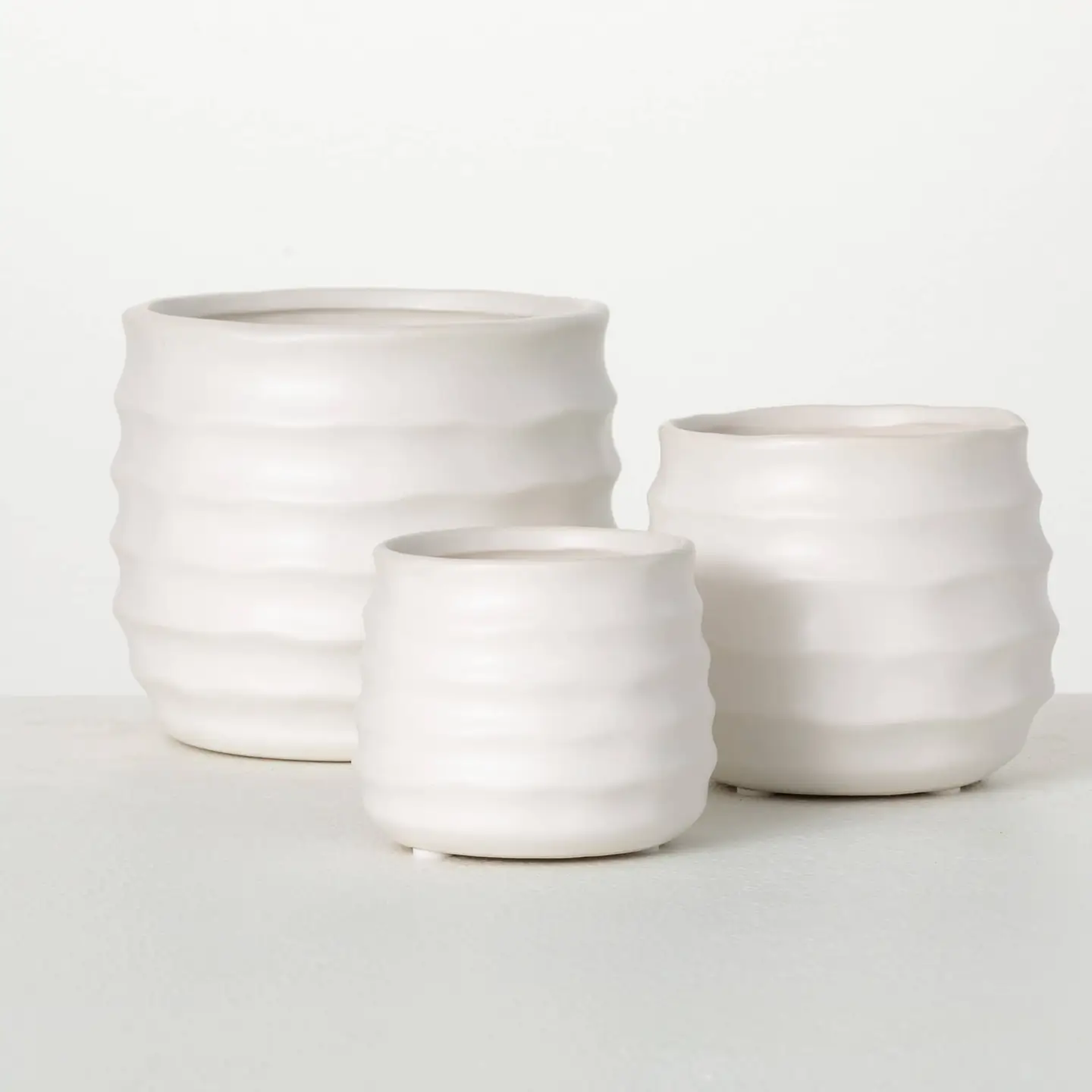 Matte Ivory Ribbed Round Pot