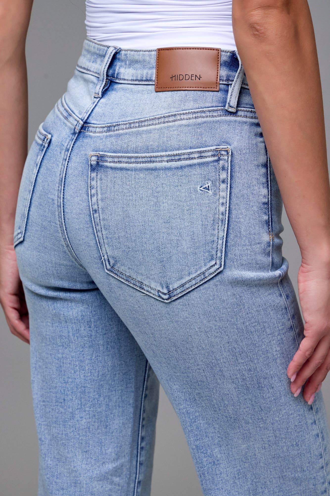 Bettie Classic Straight Jean - Image 7